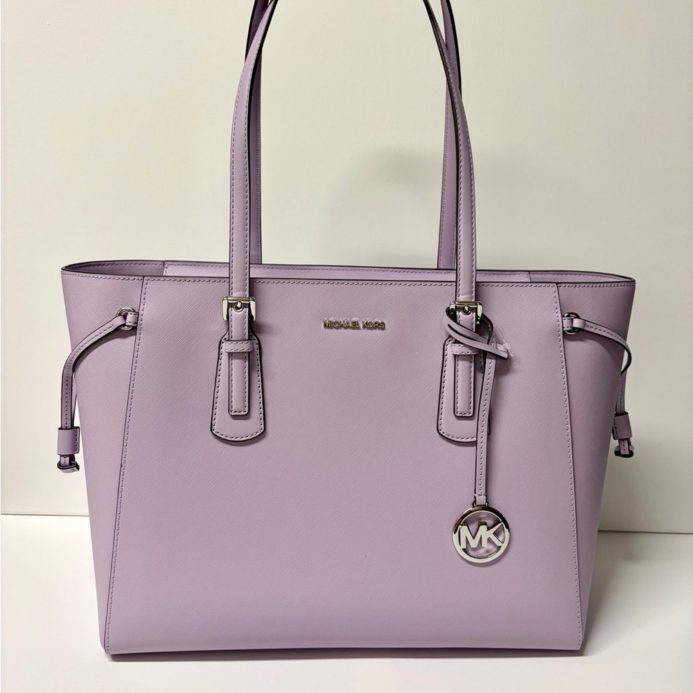 MICHAEL KORS Voyager Large
Saffiano Leather Shoulder Tote Bag Lilac - Picture 7 of 12